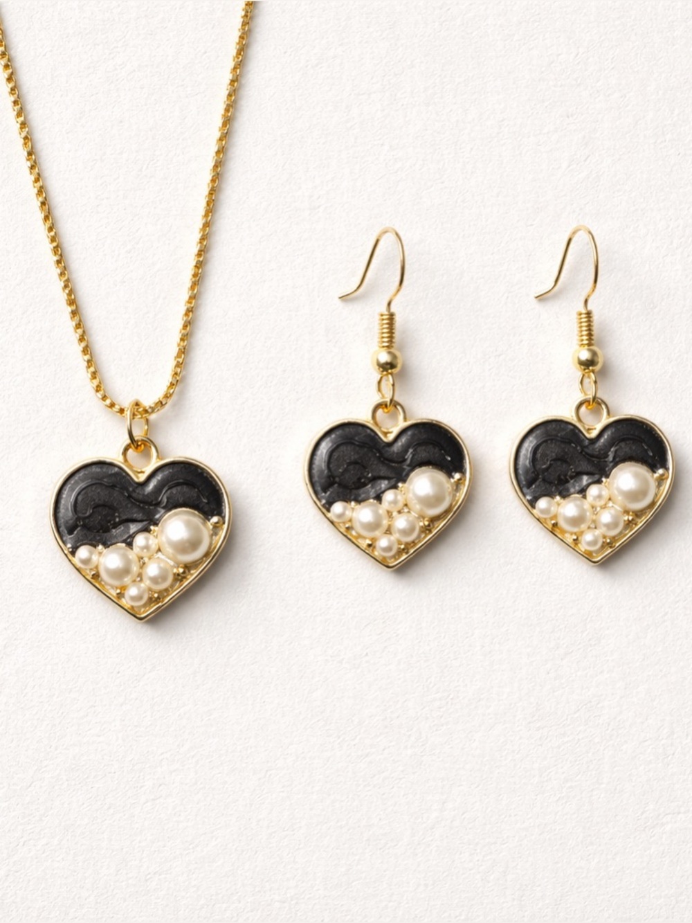 18k plated Heart Pearl Accent Necklace & Earrings Set - Black and Gold